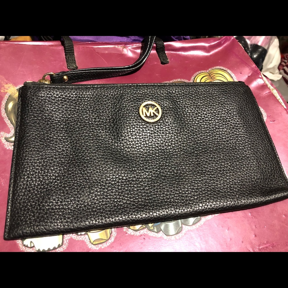 Michael kors wristlet